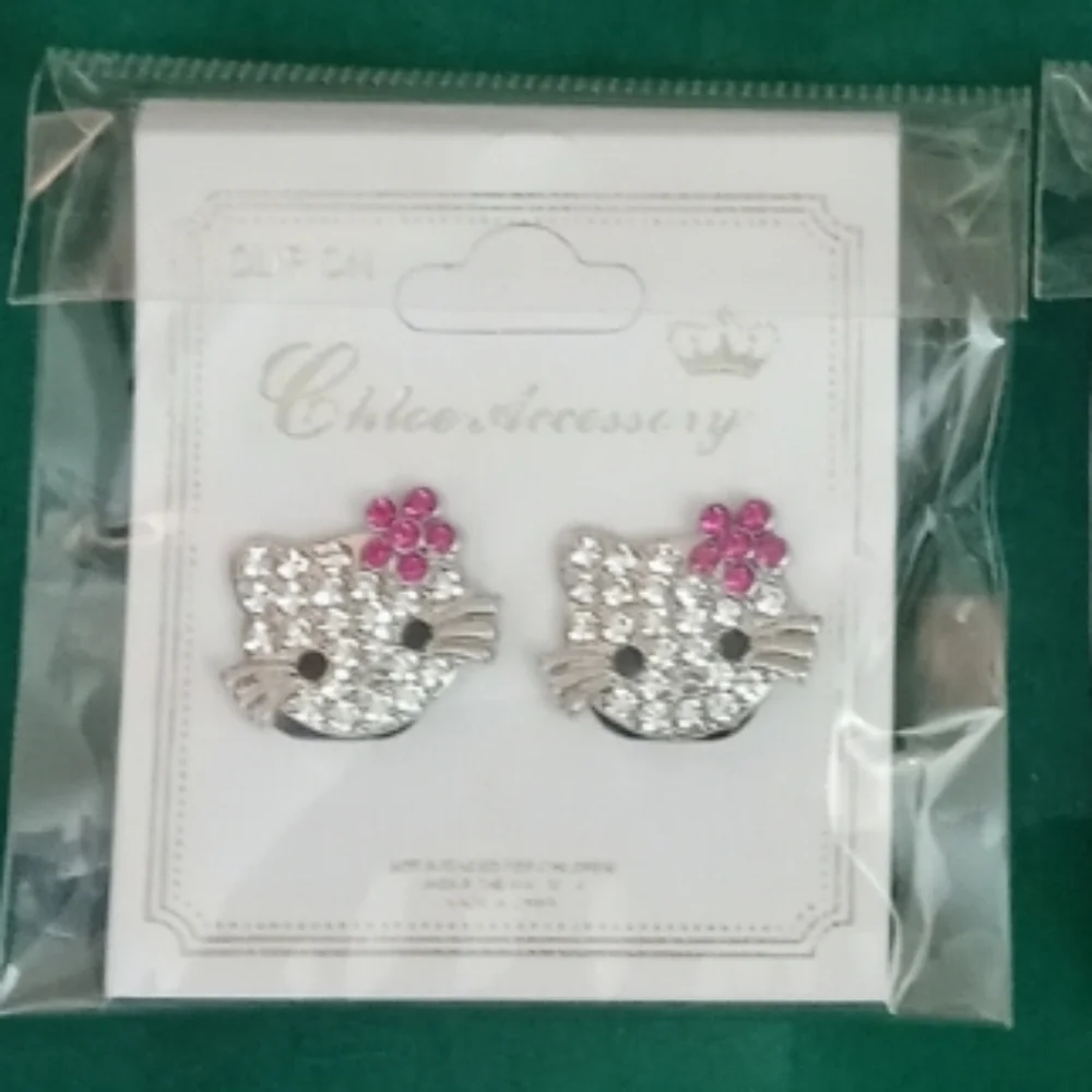 HELLO KITTY Sanrio cat fashion kitty kat hello earrings**CLIP ON** 1 pair